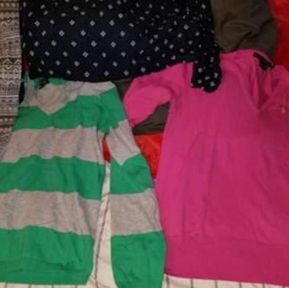 WOMEN'S 18 PIECE CLOTHING LOT SIZE LARGE - Picture 7 of 10